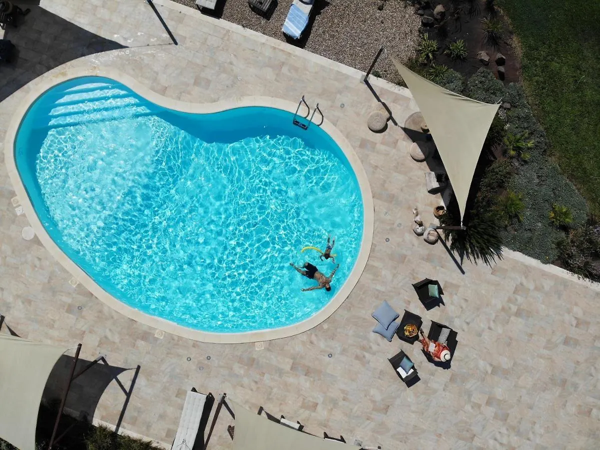 Is Cheas Wine Farm Boutique Hotel San Vero Milis Italië