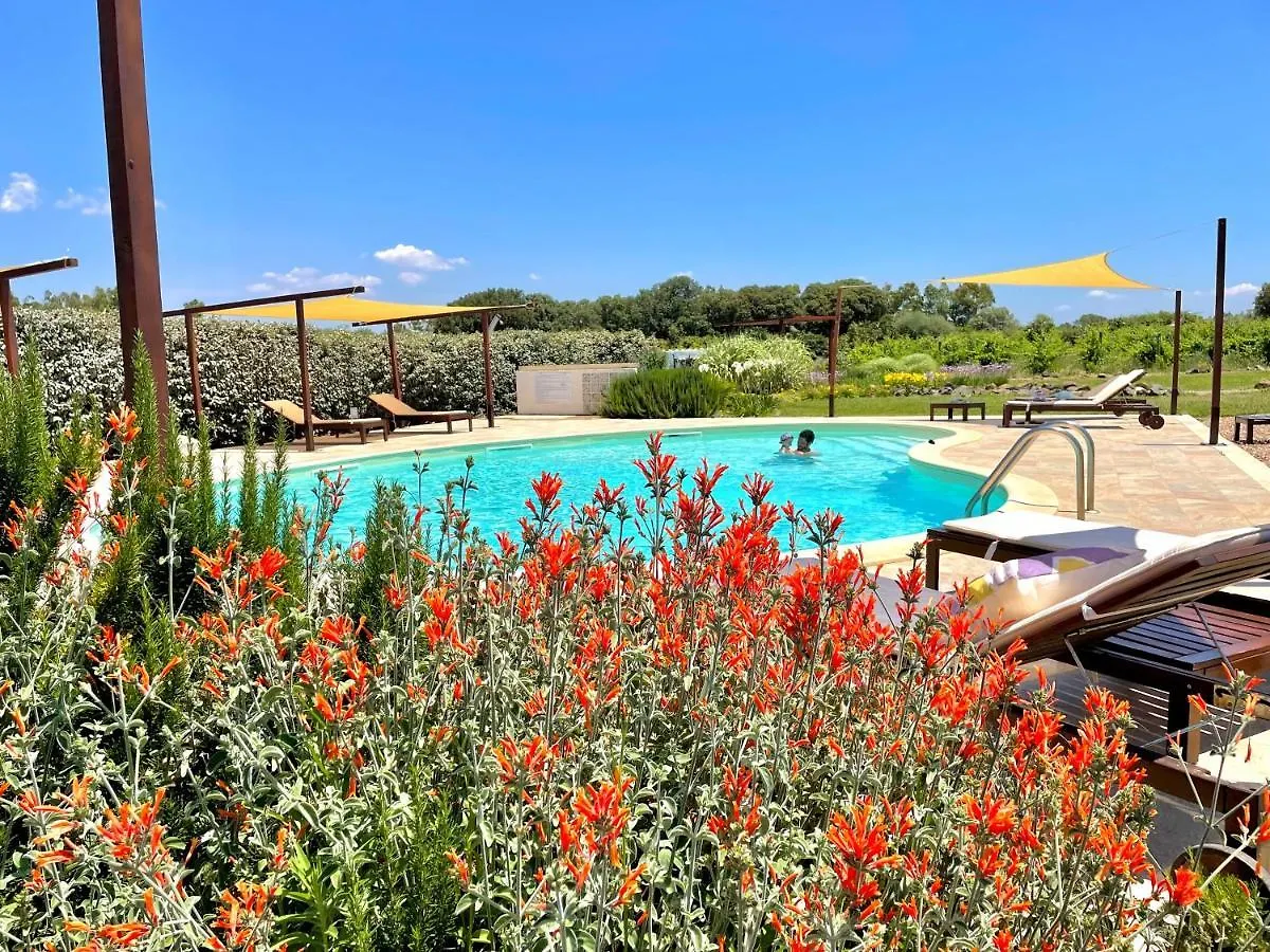 Vakantieboerderij Is Cheas Wine Farm Boutique Hotel San Vero Milis Italië